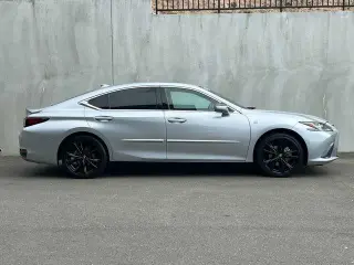 Lexus ES 300h 2024 F SPORT Design 4dr Sedan