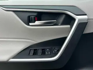 Toyota RAV4 Hybrid 2022 AWD XLE 4dr SUV