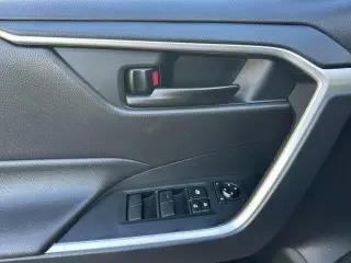 Toyota RAV4 Hybrid 2023 AWD LE 4p SUV