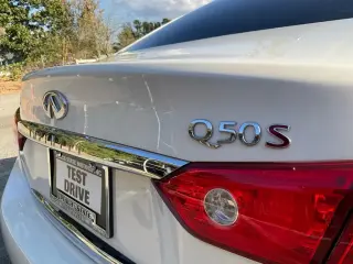 INFINITI Q50 2017 Rojo Sport 400 4p Sedan