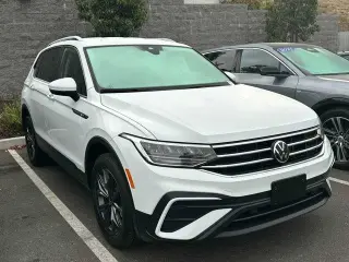 Volkswagen Tiguan 2024 AWD Wolfsburg Edición 4Motion 4p SUV