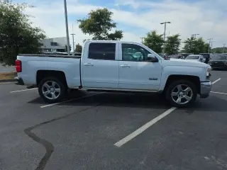 Chevrolet Silverado 1500 2017 4x2 LT 4 puertas Cabina de tripulación 1.8 m SB