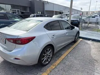 Mazda Mazda3 2018 Touring 4dr Sedán 6M
