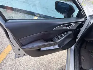 Mazda Mazda3 2018 Touring 4dr Sedán 6M