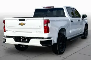 Chevrolet Silverado 1500 2022 4x2 Custom 4dr Crew Cab 5.8 ft. CB