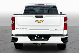 Chevrolet Silverado 1500 2022 4x2 Custom 4dr Crew Cab 5.8 ft. CB