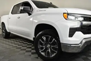 Chevrolet Silverado 1500 2024 4x4 LT 4p Cab Camioneta 5.8 ft. AB con 2FL
