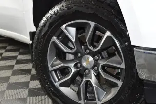 Chevrolet Silverado 1500 2024 4x4 LT 4p Cab Camioneta 5.8 ft. AB con 2FL
