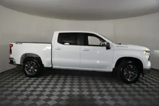 Chevrolet Silverado 1500 2024 4x4 LT 4p Cab Camioneta 5.8 ft. AB con 2FL