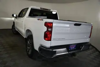 Chevrolet Silverado 1500 2024 4x4 LT 4p Cab Camioneta 5.8 ft. AB con 2FL