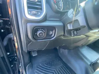 Ram 2500 2022 4x4 Big Horn 4p Puerta Corrediza Cabina Tripulacion 6,3 ft. CA Camioneta