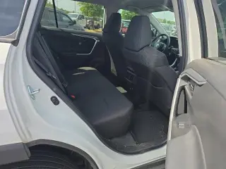 Toyota RAV4 2024 LE SUV 4 puertas