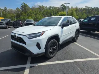 Toyota RAV4 2024 LE SUV 4 puertas