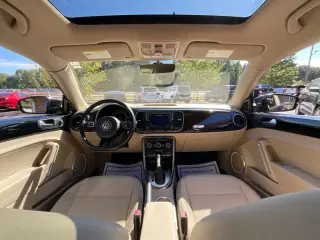 Volkswagen Escarabajo 2019 2.0T SE 2dr Coupe