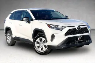 Toyota RAV4 2025 AWD LE 4p SUV