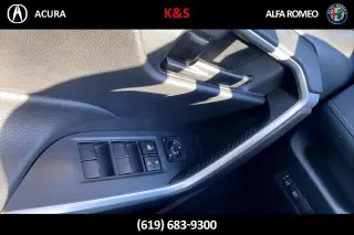 Toyota RAV4 2025 AWD LE 4p SUV