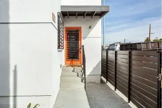 4 beds/ 3 bath home- Inglewood