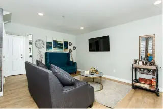 4 beds/ 3 bath home- Inglewood
