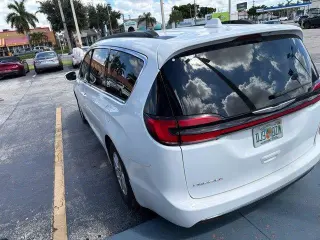 Chrysler Pacifica 2022 Touring L Minivan 4puertas