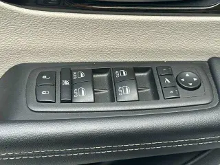 Chrysler Pacifica Plug-In Hybrid 2023 Limited 4dr Mini-Van
