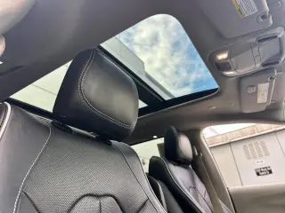 Chrysler Pacifica Plug-In Hybrid 2023 Limited 4dr Mini-Van