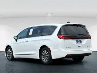 Chrysler Pacifica Plug-In Hybrid 2023 Limited 4dr Mini-Van