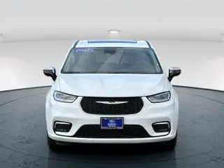 Chrysler Pacifica Plug-In Hybrid 2023 Limited 4dr Mini-Van
