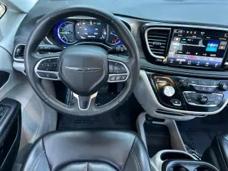 Chrysler Pacifica Plug-In Hybrid 2023 Touring L 4dr Mini-Van
