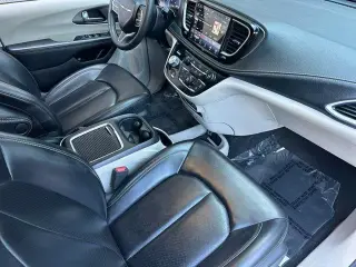 Chrysler Pacifica Plug-In Hybrid 2023 Touring L 4dr Mini-Van
