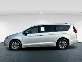 Chrysler Pacifica Plug-In Hybrid 2023 Touring L 4dr Mini-Van