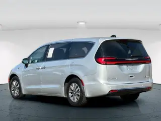 Chrysler Pacifica Plug-In Hybrid 2023 Touring L 4dr Mini-Van