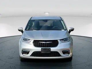 Chrysler Pacifica Plug-In Hybrid 2023 Touring L 4dr Mini-Van