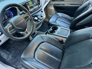 Chrysler Pacifica Plug-In Hybrid 2023 Touring L 4dr Mini-Van