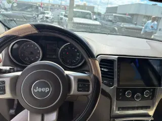 Jeep Grand Cherokee 2011 4x2 Laredo 4p SUV