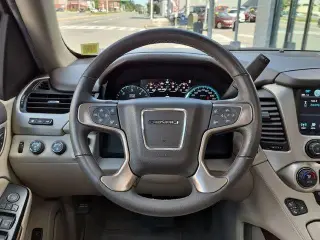 GMC Yukon 2018 4x4 Denali SUV de 4 puertas