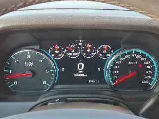 GMC Yukon 2018 4x4 Denali SUV de 4 puertas