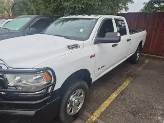 Ram 3500 2022 4x4 Tradesman 4p Puerta Crew Cab 8 ft. LB SRW Pickup