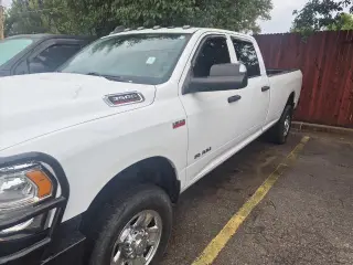 Ram 3500 2022 4x4 Tradesman 4p Puerta Crew Cab 8 ft. LB SRW Pickup