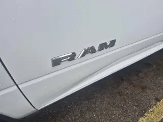 Ram 3500 2022 4x4 Tradesman 4p Puerta Crew Cab 8 ft. LB SRW Pickup