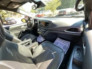 Chrysler Pacifica 2018 Limited 4dr Mini-Van