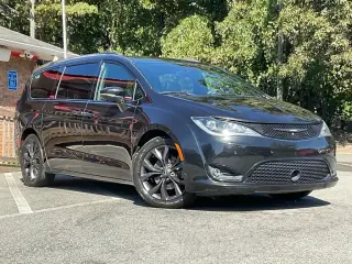 Chrysler Pacifica 2018 Limited 4dr Mini-Van