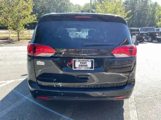 Chrysler Pacifica 2018 Limited 4dr Mini-Van
