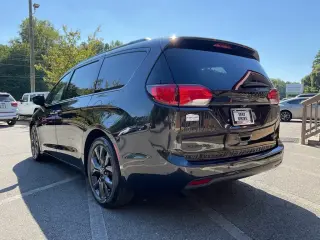 Chrysler Pacifica 2018 Limited 4dr Mini-Van