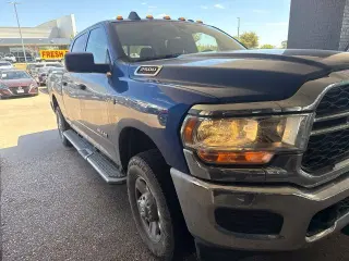 Ram 2500 2019 4x4 Tradesman 4p Cab de Tripulación 6.3 ft. SB Pickup