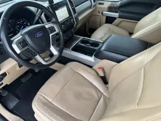 Ford F-250 Super Duty 2019 4x4 King Ranch 4dr Crew Cab 6.8 ft. SB Pickup