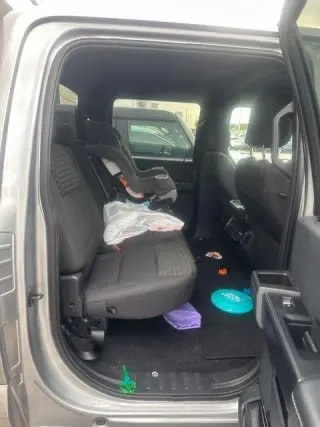 Ford F-150 2023 4x2 XL SuperCrew 4 puertas, cama de 5,5 pies, chasis largo