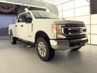 Ford F-250 Super Duty 2022 4x4 King Ranch 4p Puerta trasera cabina de tripulación 6.8 ft. SB Camioneta