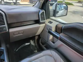 Ford F-150 2019 4x4 Limited 4p SuperCab 5.5 ft. SB