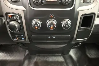 Ram 1500 2016 4x4 Tradesman 4p Cabina de tripulación doble 5.5 pies Picape