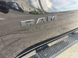 Ram 1500 2022 4x2 Big Horn 4p Puerta Corrediza Cabina de Tripulacion 5.6 ft. SB Pickup
